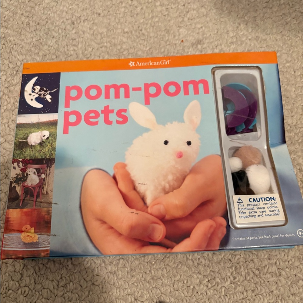 American Girl Pom-Pom Pets Craft Kit - White nwt ** box has dent, see pics***